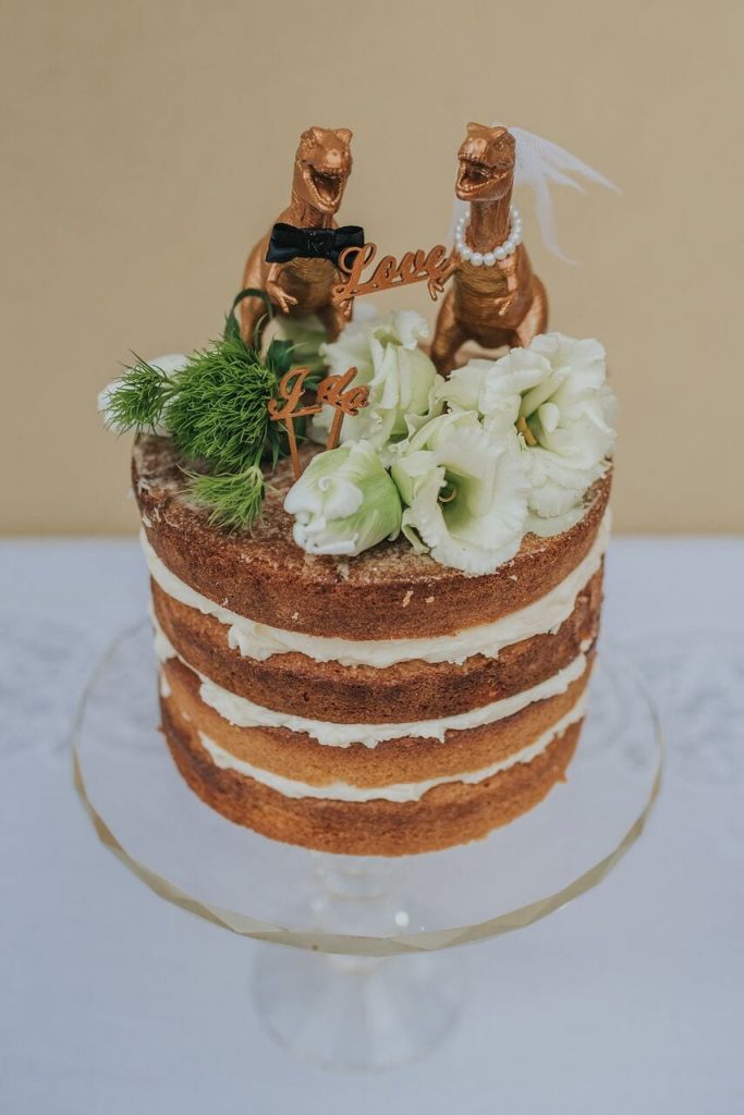 real elopement miniature naked wedding cake