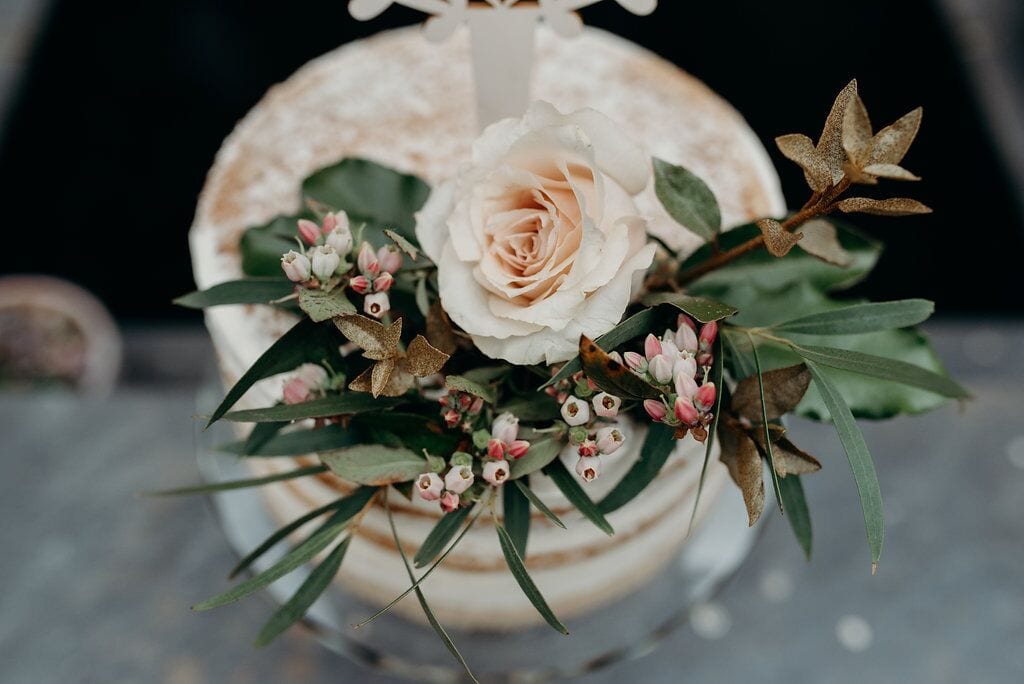elopement wedding vintage cake flowers