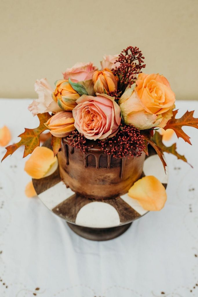 november recap elopement wedding cake orange and chocolate
