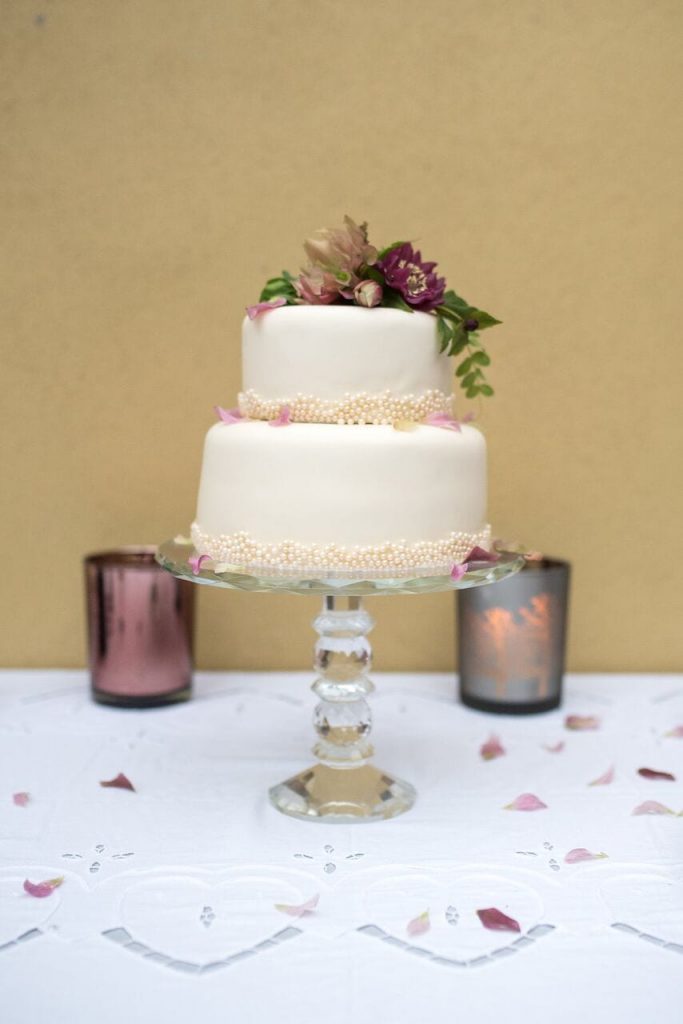 pretty in purple elopement rwedding cake