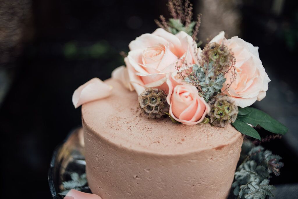 first elopement wedding cake flowers closeup