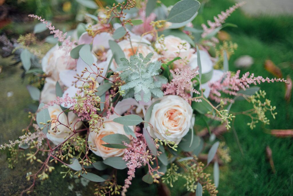 throwback to bridal bouquet pinks peaches and greens