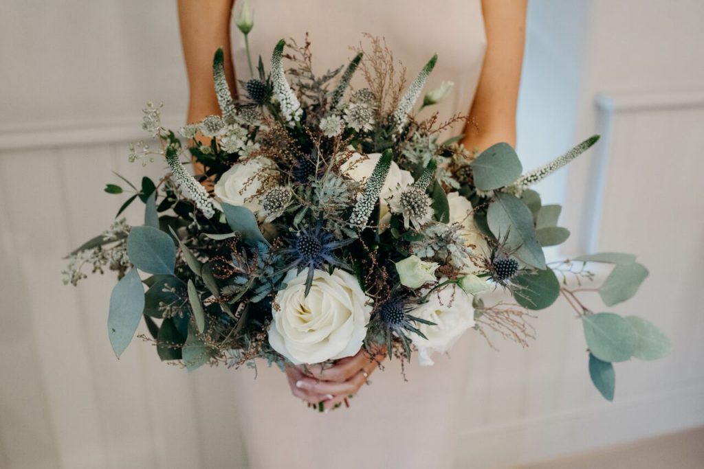 october recap post green and ivory bouquet 